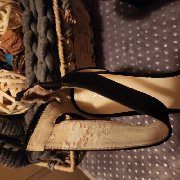 Heels - Picture 2 of 6